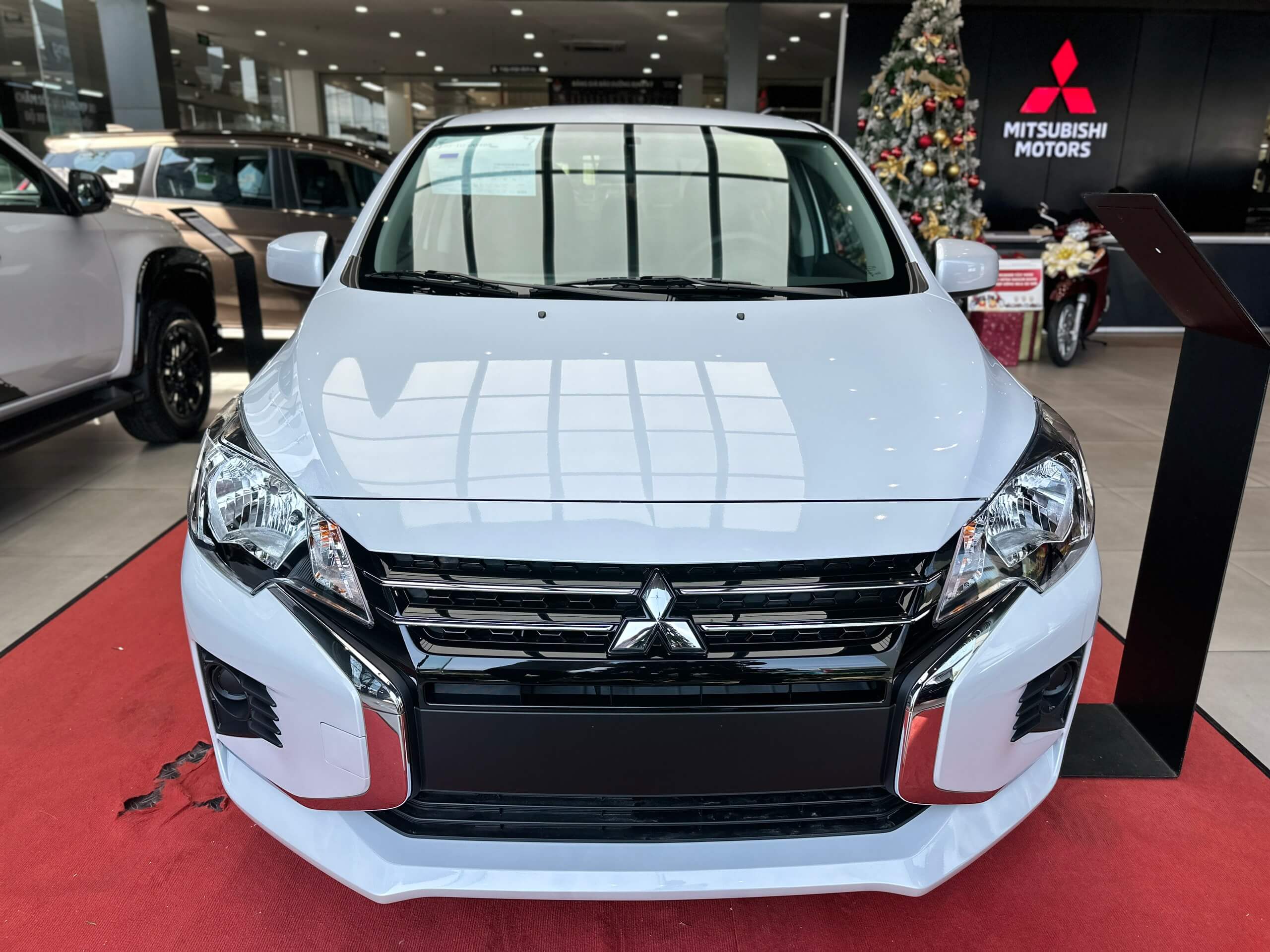 Mitsubishi Attrage 2023 Giá xe lăn bánh  đánh giá thông số kỹ thuật