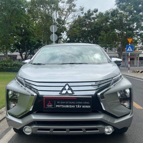 Đầu xe Mitsubishi Xpander AT 2019 màu bạc